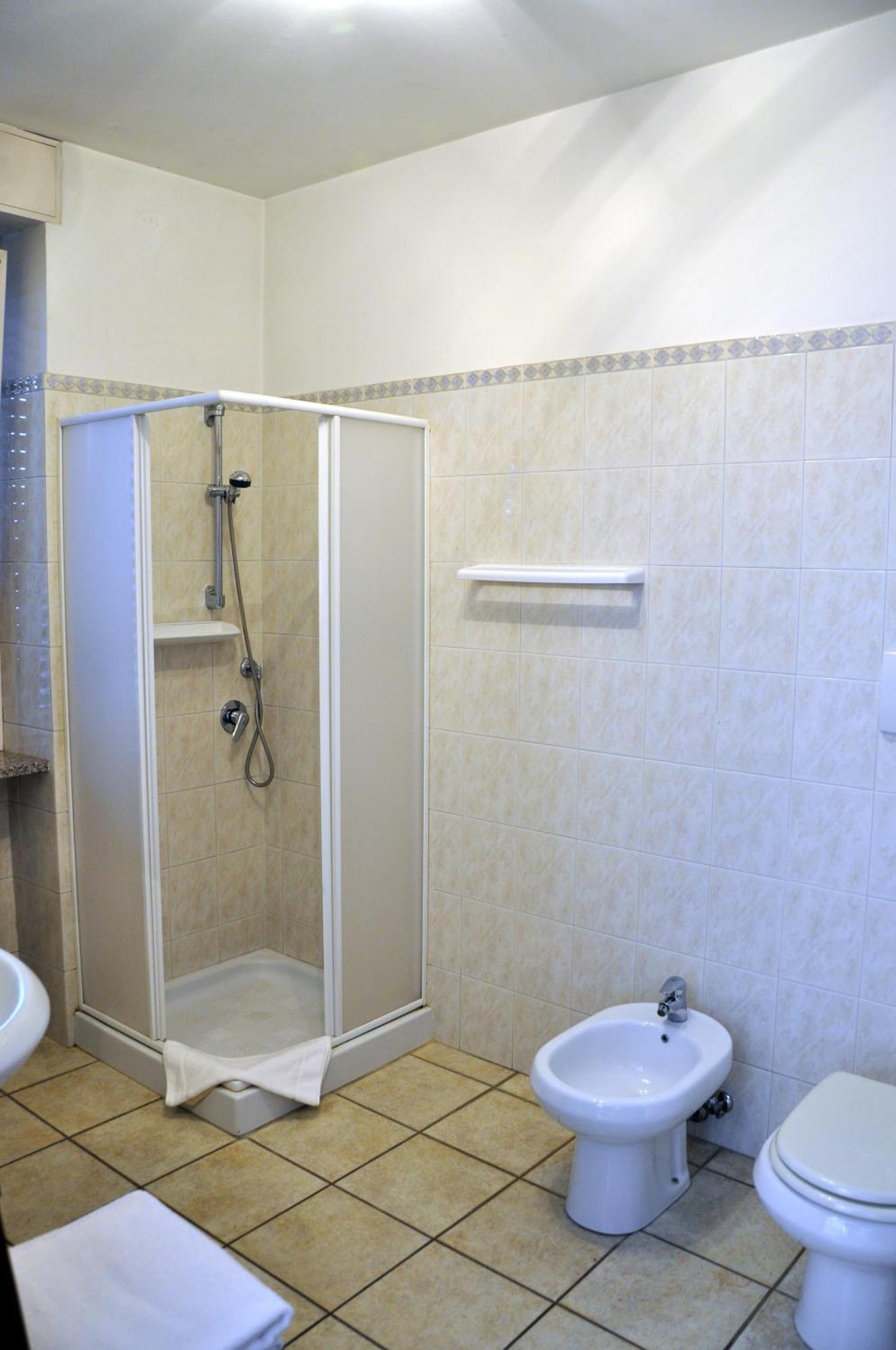 Hotel Ristorante La Torretta Bianzè Buitenkant foto